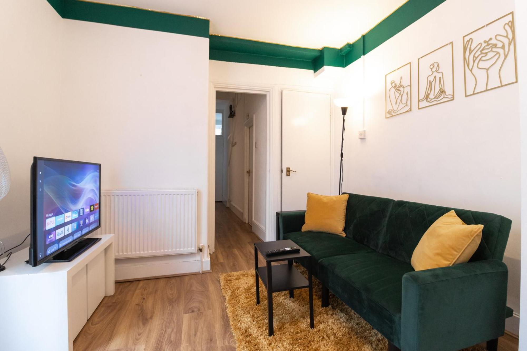 2bd Garden Flat - Parking - O2,excel,cityairport London