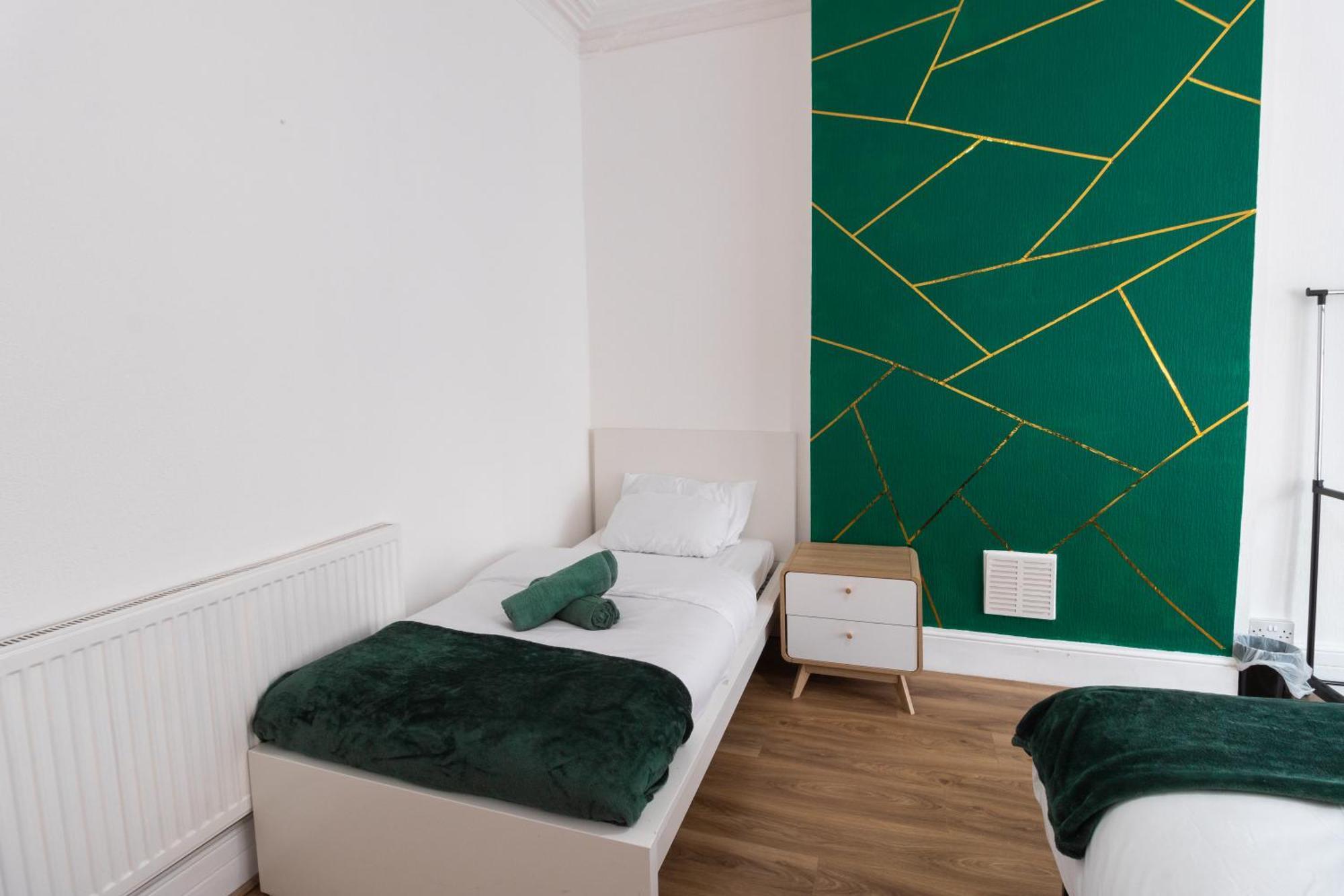 2bd Garden Flat - Parking - O2,excel,cityairport